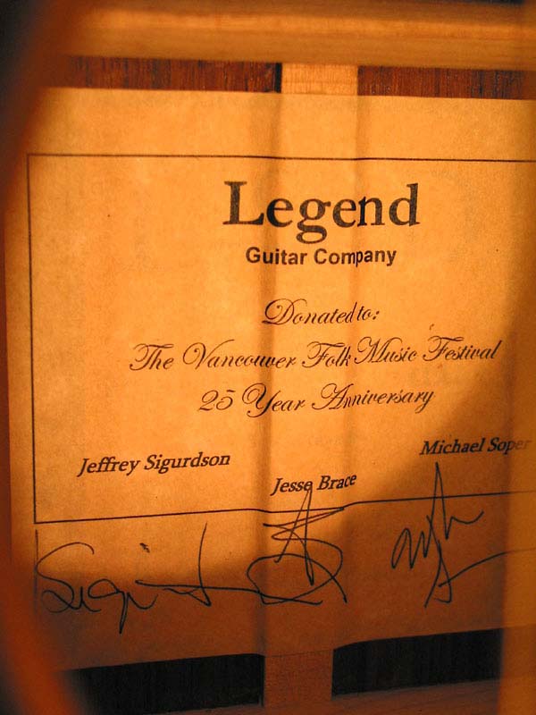 legend_guitar_02